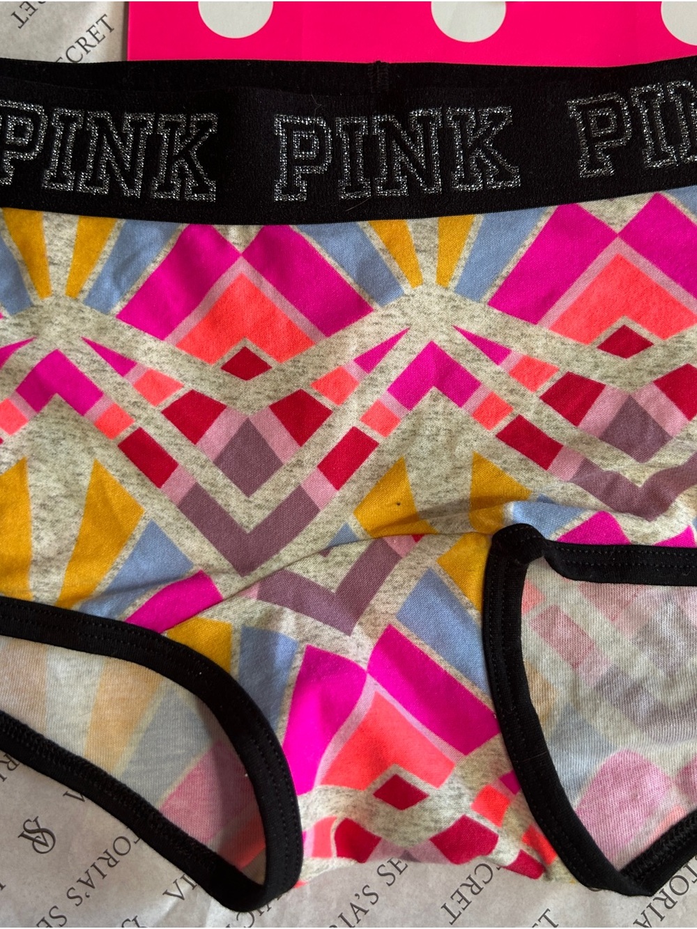 VS PINK  Geo-Print logo Boy short Panty - Picture 2 of 6